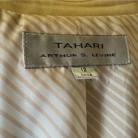 Tahari Arthur S Levine Beige Single Breast Woman’s 2 Button Blazer Size 12 EUC - Picture 11 of 13